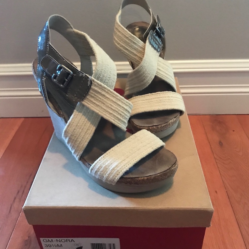 Espadrille wedge sandal